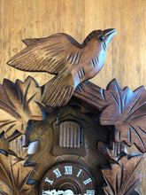 Load image into Gallery viewer, VINTAGE : Classic One Day Cuckoo Clock with Five Leaves