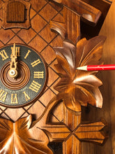 Load image into Gallery viewer, VINTAGE - Hönes One Day Cuckoo Clock