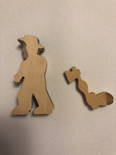 Load image into Gallery viewer, NEW : Woodchopper Figurine for Cuckoo Clock (2 pieces)