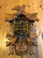 Load image into Gallery viewer, VINTAGE - 1979 “Feeding Birds” Cuckoo Clock