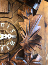 Load image into Gallery viewer, VINTAGE : Classic One Day Cuckoo Clock with Five Leaves