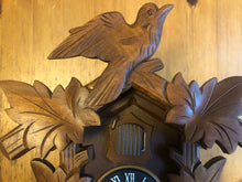 Load image into Gallery viewer, VINTAGE - 1979 “Feeding Birds” Cuckoo Clock