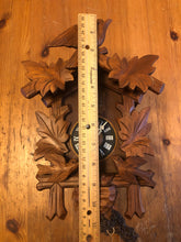 Load image into Gallery viewer, VINTAGE - 1979 “Feeding Birds” Cuckoo Clock