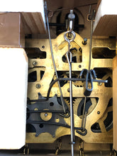 Load image into Gallery viewer, VINTAGE : Classic One Day Cuckoo Clock with Five Leaves
