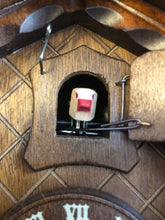 Load image into Gallery viewer, VINTAGE : Classic One Day Cuckoo Clock with Five Leaves
