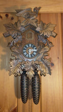 Load and play video in Gallery viewer, VINTAGE : Albert Schwer 8 Day Traditional Cuckoo Clock with Carved Birds
