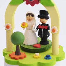 Load image into Gallery viewer, Crank Music Box - Bridal Couple
